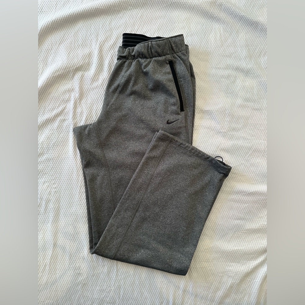 Nike Therma-Fit Women’s Charcoal Sweatpants